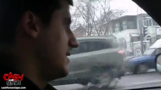 Кобель шикарно натягивает свою красотку на маленьком кушетке