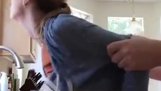 Сынишка загнул по собачьи и чпокнул мамашу