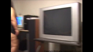 Супруг с другом сношают полную жену вдвоем и ей это нравится