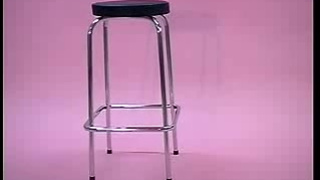 Дамочка соблазнила пацыка возле барной стойки