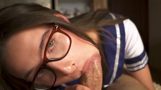 Сестричка в очках больно долбится с братом в попку за помощь с уроками