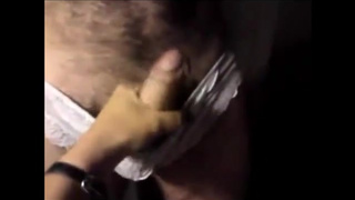 Суженый одел трусики жены а та ему подрочила хуй