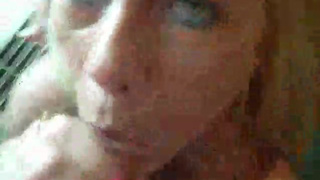 Белокурая Девушка дает поиметь себя двум мужичкам при муже