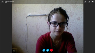 Русская мадемуазель раздевается в скайпе