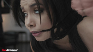 Связал и жестко чпокнул красивую кареглазую любовницу