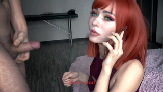Русская рыжая женушка ебется с любовником, разговаривая с мужем по телефону
