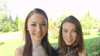 Молодые брюнетки делают отсос в ЖМЖ порно видео