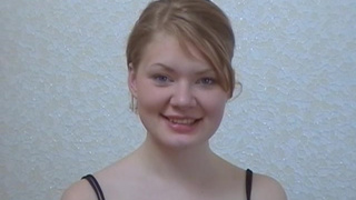 Аккуратно и осторожно пацан учит телку анальной ебле