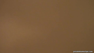 Пацан снимает любительский секс со своей милой сучкой