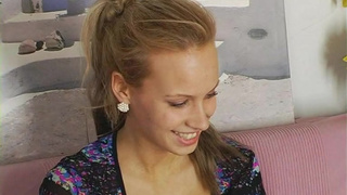 Русский мужчина чпокает в пизду ухоженную блондиночку