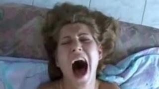 Жуткие стоны юной жены от анального секса