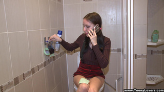 Брат чпокнул в разных позах сестру Свету и подарил ей бурный оргазм