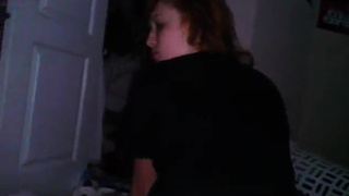 Привлекательная мадемуазель долбится активно во влагалище