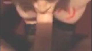 Любительское видео молодухи глубоко сосущей хуй своему дружку