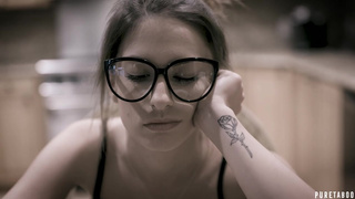 Факеры замутили настоящее садо-мазо над культурной цыпой