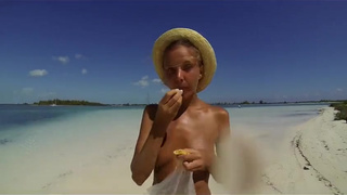 Девки на диком пляже смотреть бесплатно