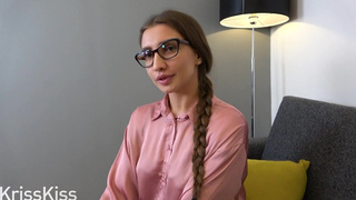 Посадил репетиторшу сынка на хер — заодно и сам английский подтянул