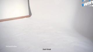 От одних пошлостей не кончить, суй писюн, а жопу пальцем стимулируй