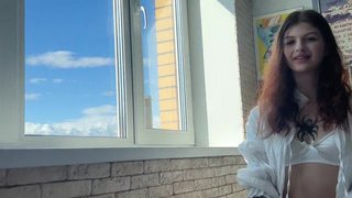 Вау, показала дойки, вдруг ещё и трахнуть даст? Зря я стеснялся