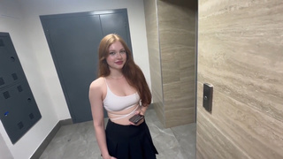 Ммм, а обворожительная у меня соседка — выебу её и в ротик ей малафью метко