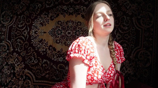 Девушке из русской глубинки не нужны дорогие подарки, только ХУЕЦ