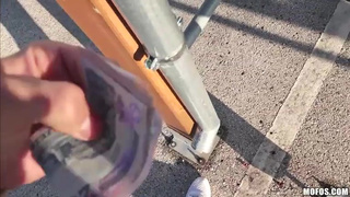 Пацанчик за деньги снял девку и хорошо отодрал на дому