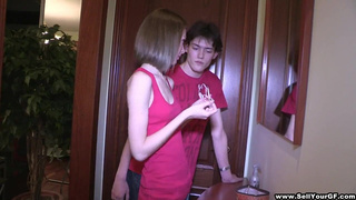 Пригласили дружка чтобы разнообразить секс