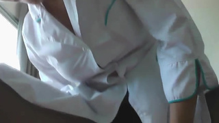 Выеб молодую медсестру