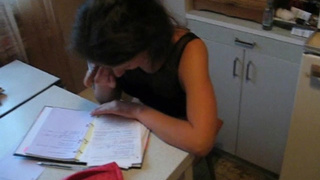 Второкурсницу МГУ прут на кухонном столе